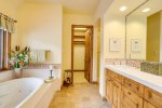 Ground Floor Guest Bathroom 2 Tub & Shower - Walk in Closet